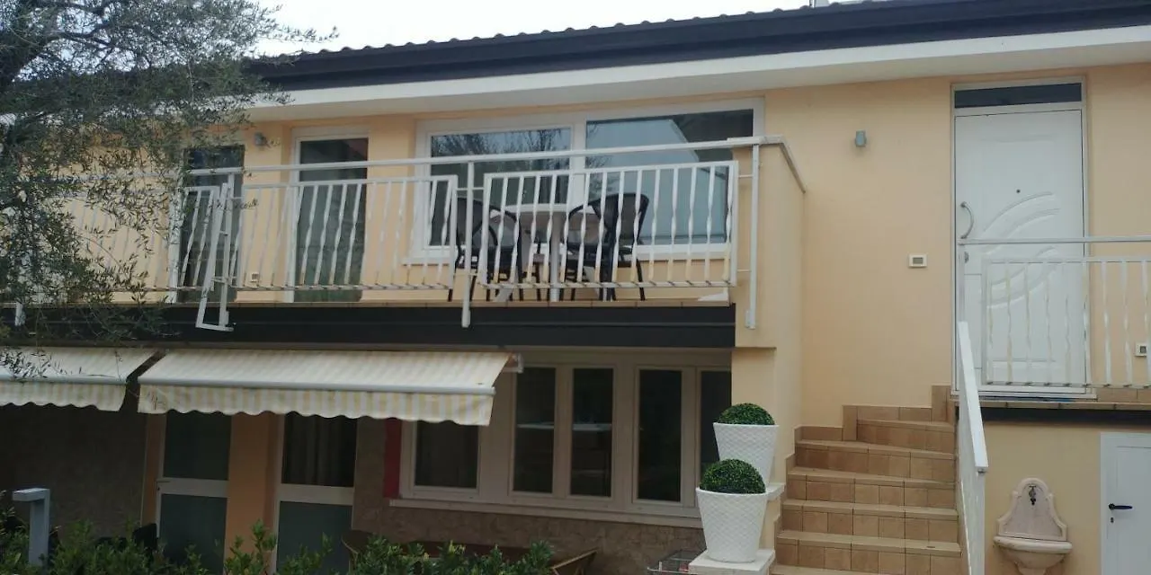 Apartment Appartamento Villa Elison Lazise Italy